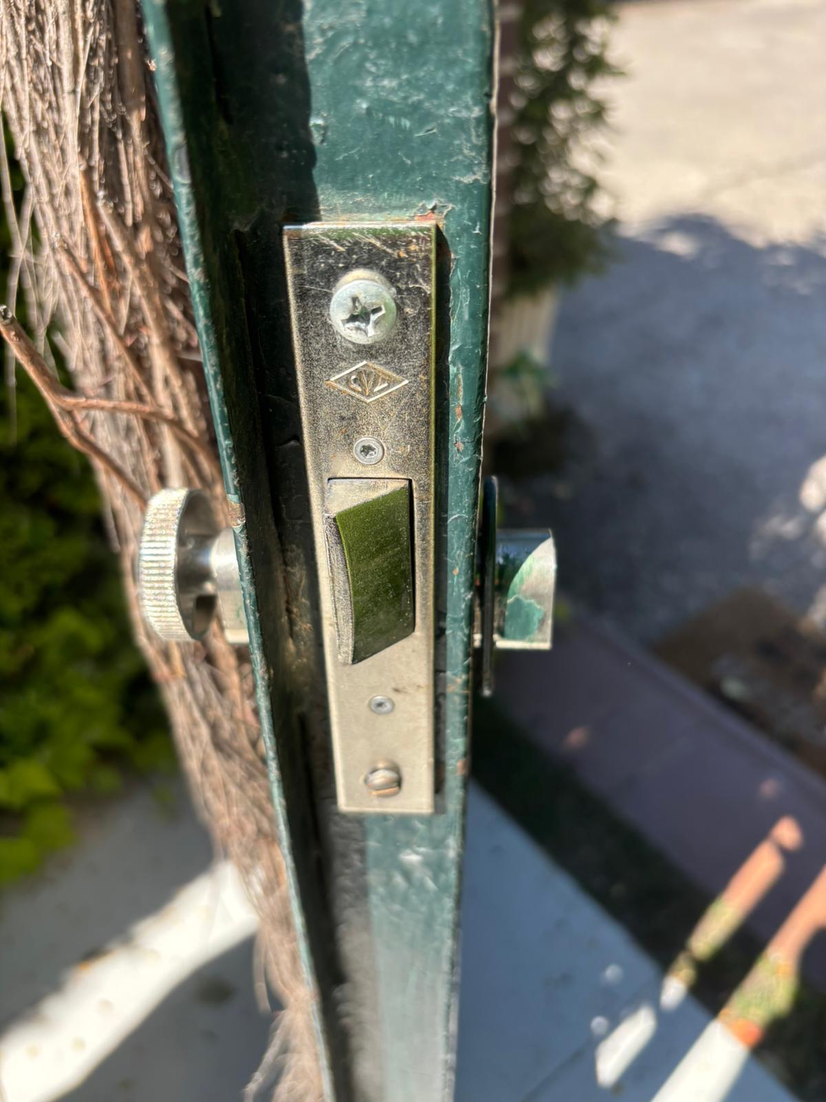 Instalación de cerrojo FAC en vivienda en Valderrubio