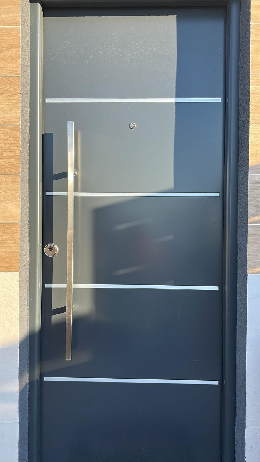 Reparación de cerradura en casa de pueblo en Valderrubio